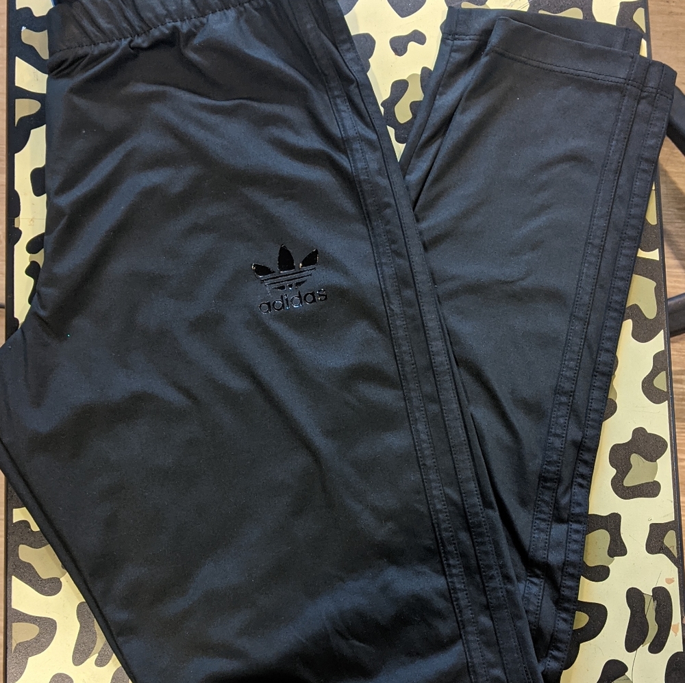Adidas originals solid black leggings Size medium